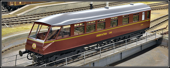 The Flying Scotsman Triplet Restaurant Car set in LNER teak The Flying Scotsman Triplet Restaurant Car set in LNER teak